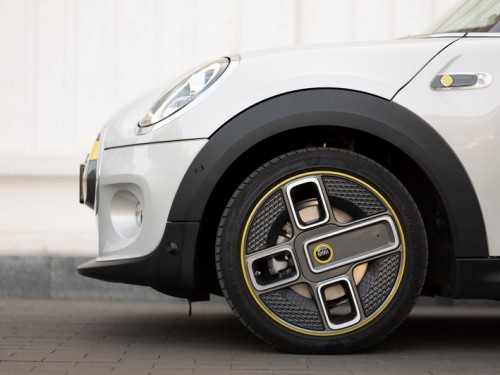 Новый полностью электрический MINI Cooper SE: старт продаж в Украине.